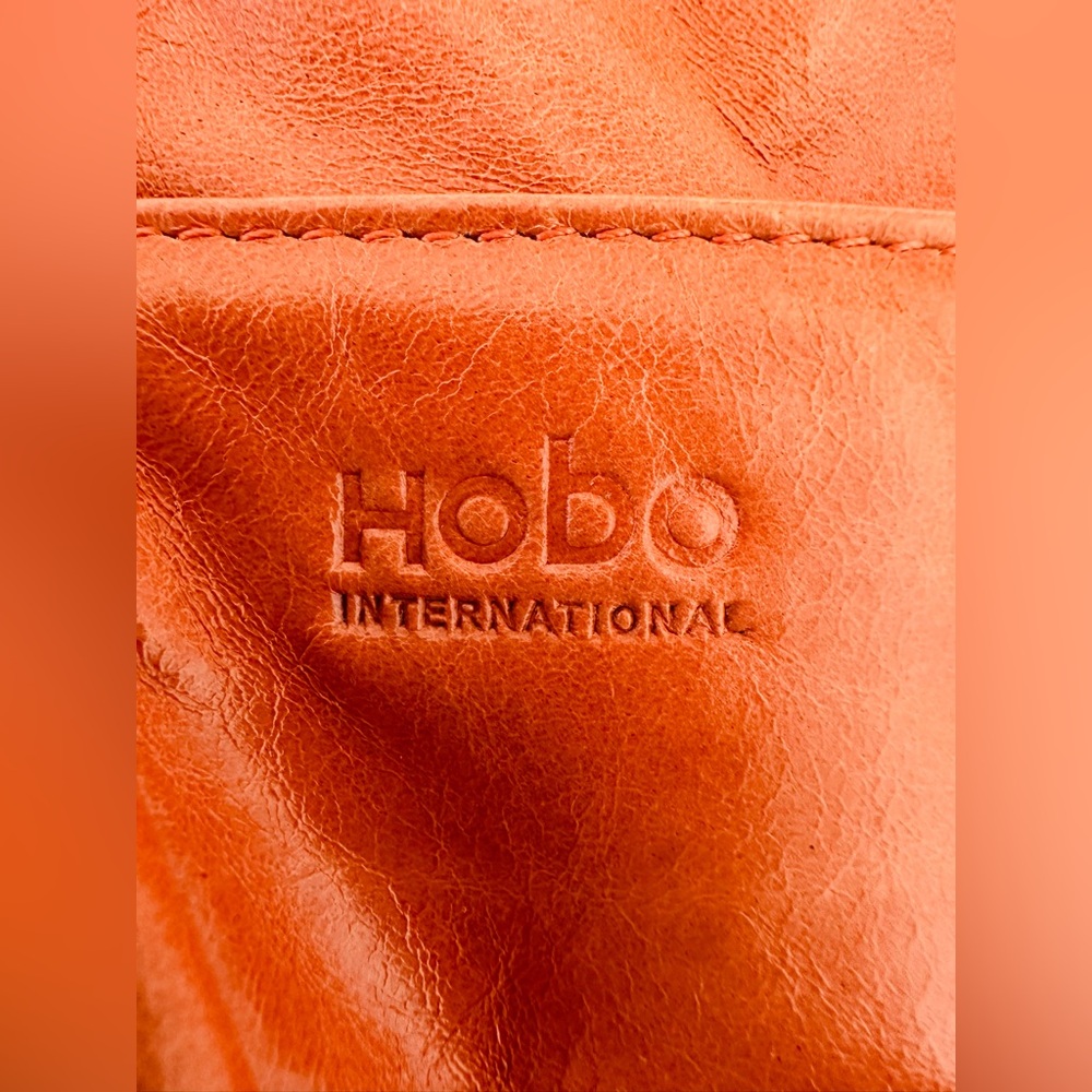 HOBO International Leather Shoulder Bag Medium Size in Salmon Color - Picture 5 of 7